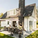 Spacious For 10 *