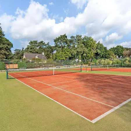 Vakantiehuis Spacious 10-person In Quiet Nr 722 *