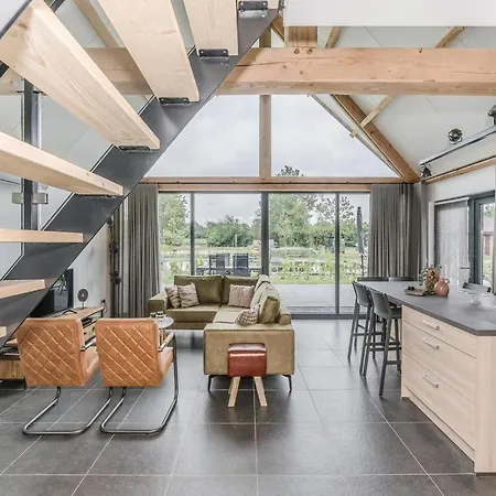 Spacious For 10 Holiday home