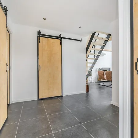 Spacious For 10 Holiday home *