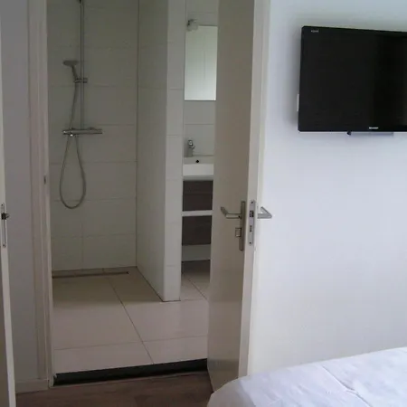 Сasa de vacaciones Spacious For 10 *