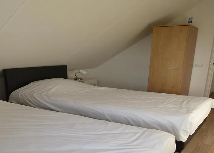 Spacious 10-person In Quiet Nr 722