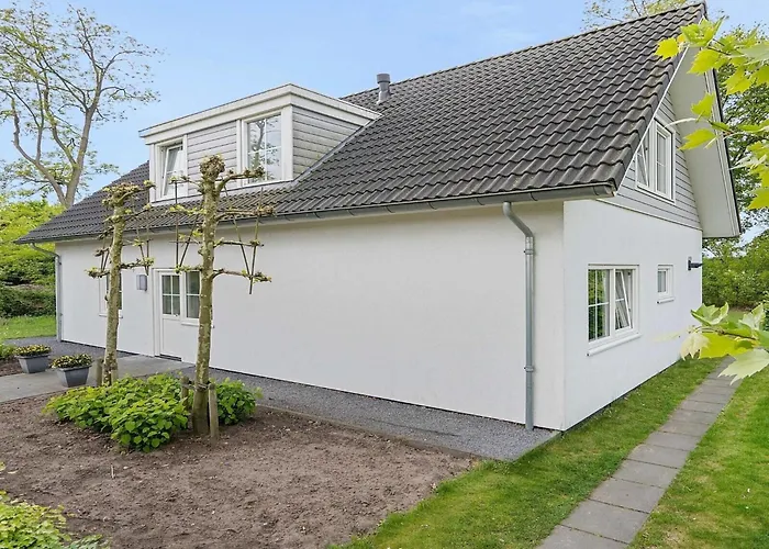 Spacious 10-person In Quiet Nr 722 *