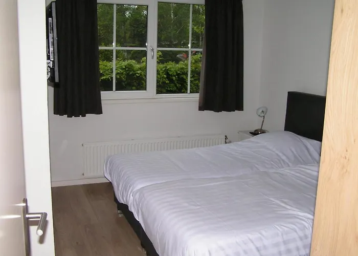 Spacious 10-person In Quiet Σπίτι διακοπών Baarle-Nassau