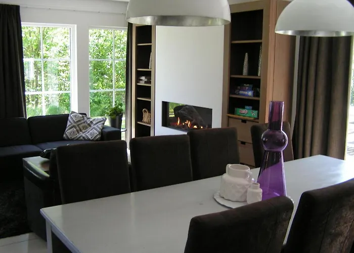 Spacious 10-person In Quiet