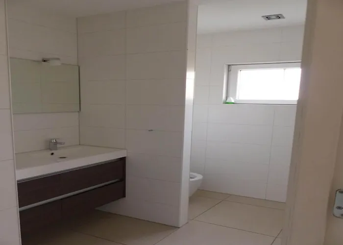 Spacious 10-person In Quiet Nr 722 *