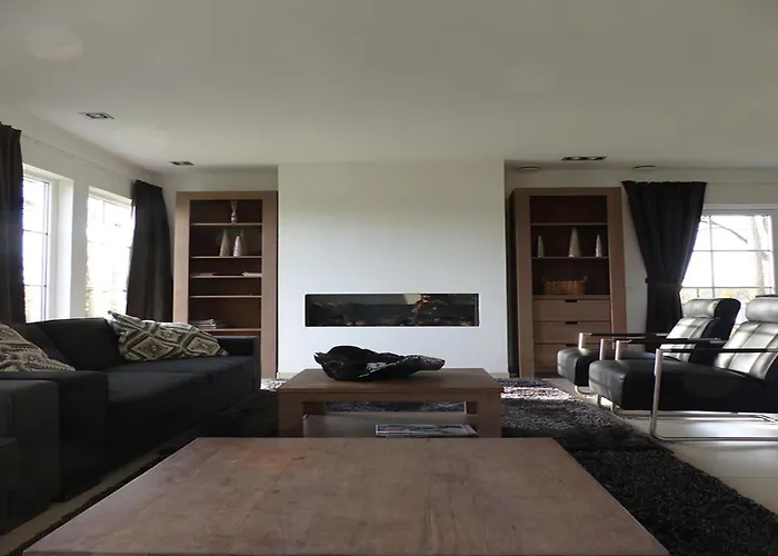 Σπίτι διακοπών Spacious 10-person In Quiet *