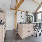 Spacious For 10 Feriehus Baarle-Nassau