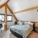 Spacious For 10 *