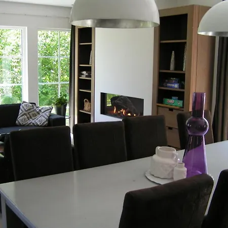 Spacious 10-person In Quiet